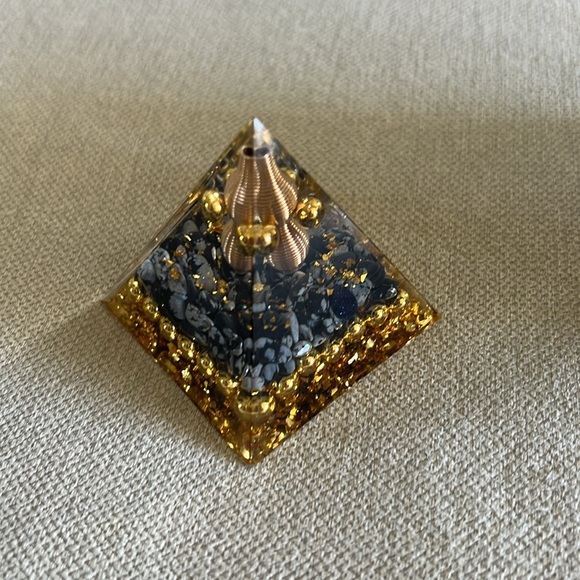 Orgone Energy Pyramid - Picture 2 of 7